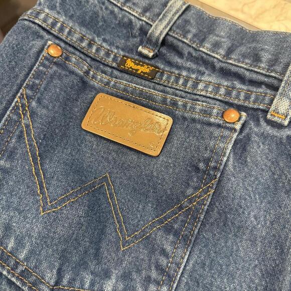 Wrangler Classic Blue Denim Men's Jeans 44 x 34 - Picture 3 of 3